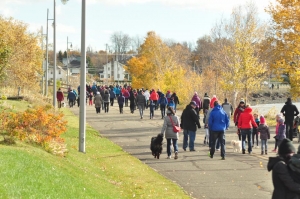 La Grande Marche des médecins de famille sur la promenade des Acadiens